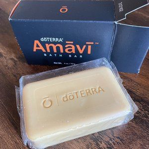 Amavi Moisturizing Bath Bar & travel bag